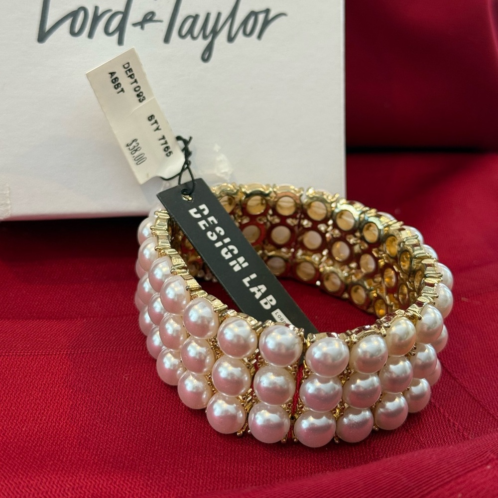 NWT Lord & Taylor Gold and White Pearl Bracelet